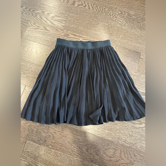 Babaton Denley Pleated Skirt - Picture 3 of 4